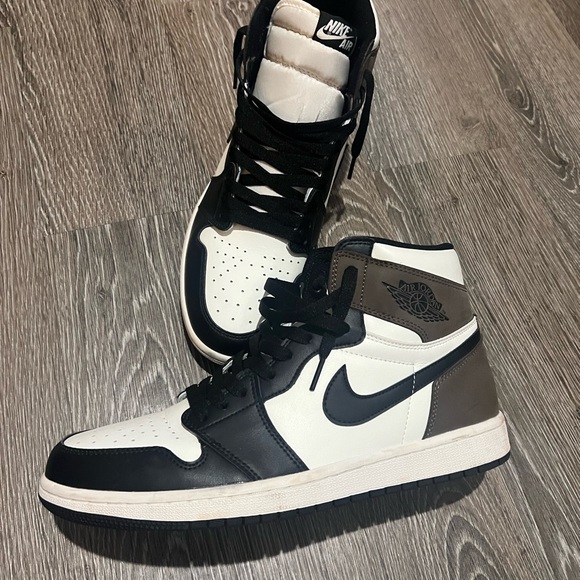Air Jordan 1  retro (Dark Mocha) - Picture 9 of 11